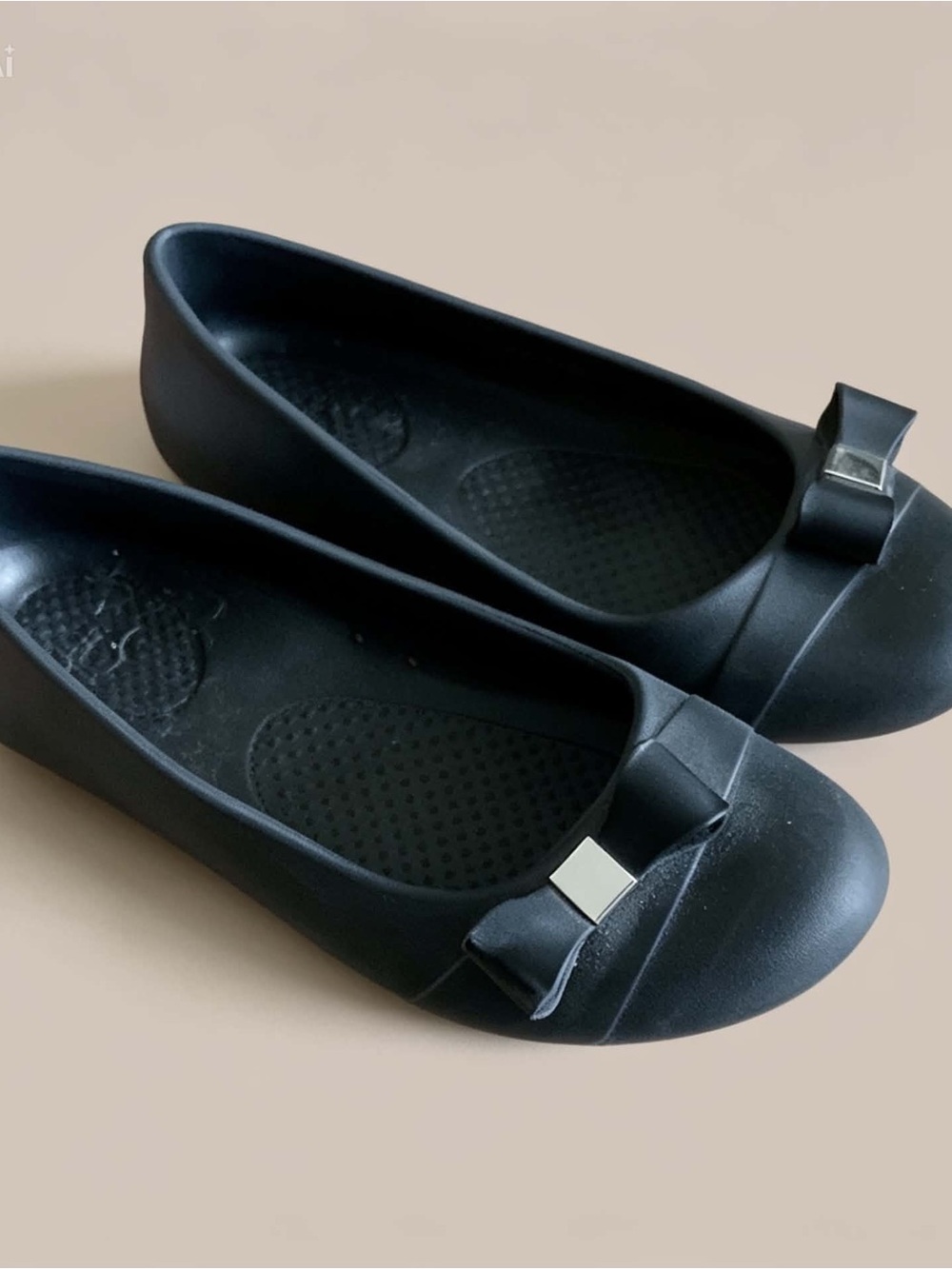CROCS Women's Black Bow-Accent Ballet Flats